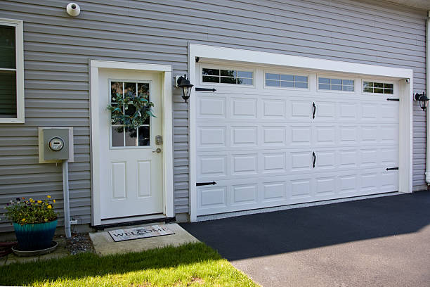 24/7 Emergency Garage Door Panel Replacement experts in Moyock, NC
